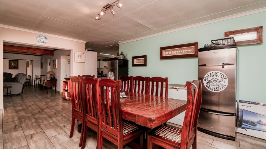 5 Bedroom Property for Sale in Hartenbos Central Western Cape